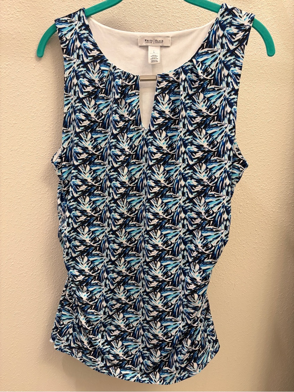 White House Black Market Blue Floral Sleeveless dressy top Large women’s